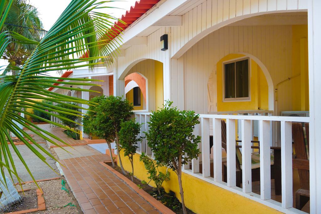 Coconut Inn Palm Beach Ngoại thất bức ảnh